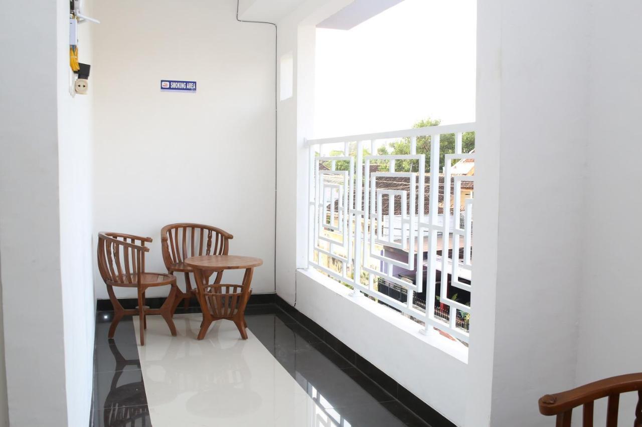 Reddoorz Syariah Near Suncity Mall Madiun Exterior photo