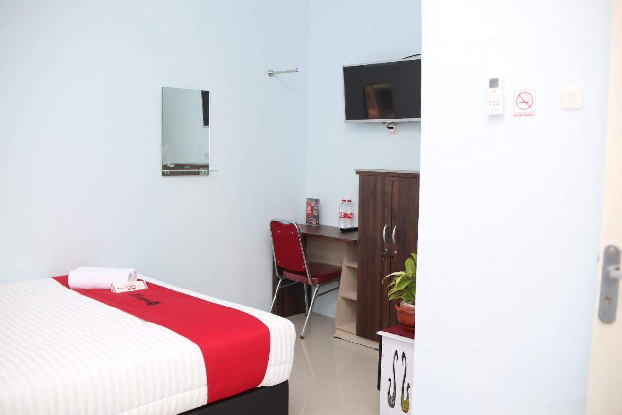 Reddoorz Syariah Near Suncity Mall Madiun Exterior photo